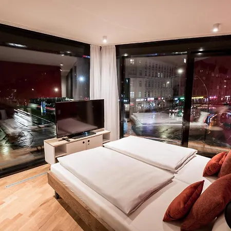 Aeronaut Service Powered By Pearl 1 4*